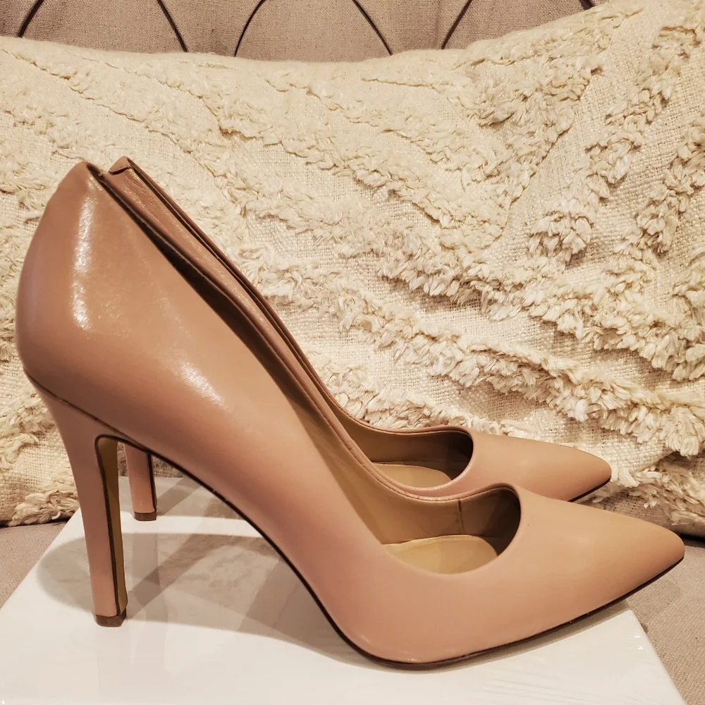 Saks Fifth Avenue Heels - Picture 1 of 10